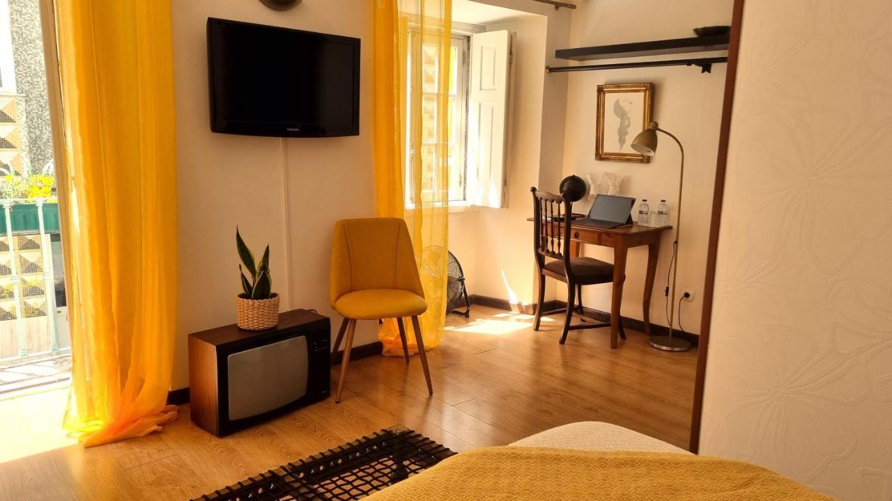 Casa Do Criativo Bed&Breakfast Almada Exterior photo